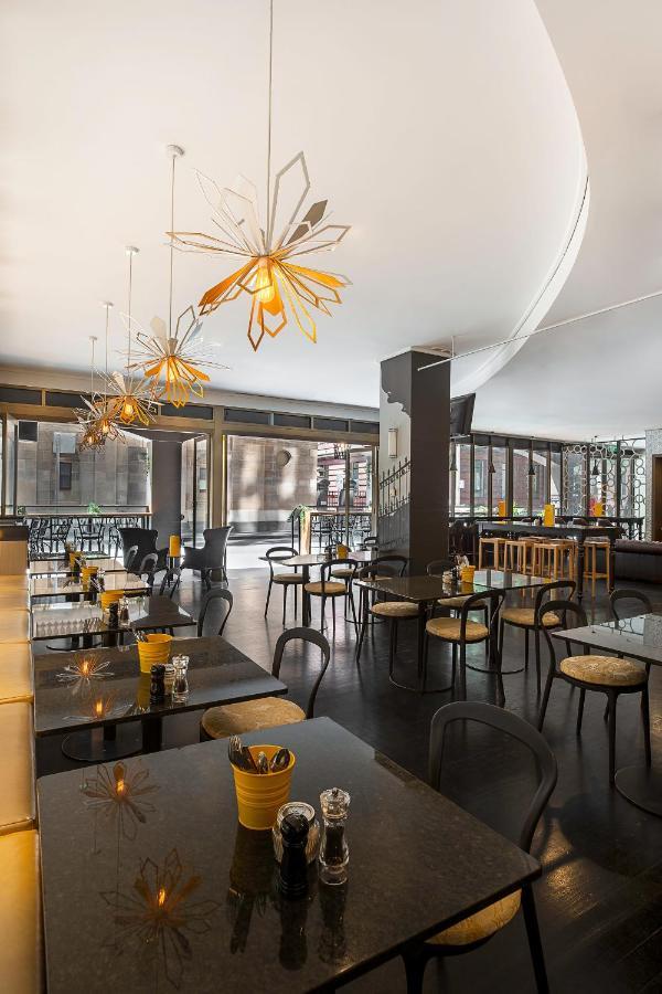 Mantra On Little Bourke Melbourne Aparthotel Екстериор снимка